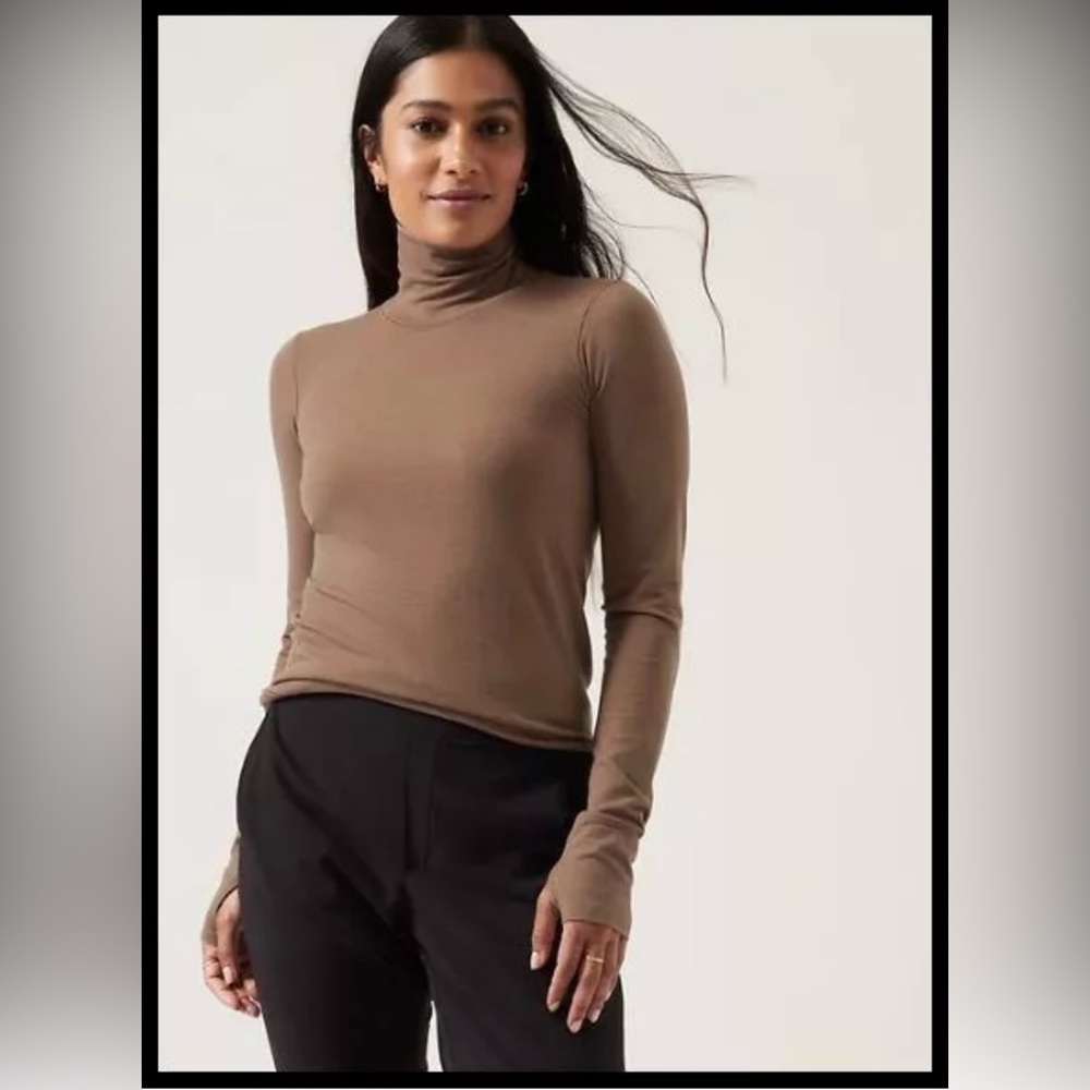 Athleta foresthill ascent seamless turtleneck XS rustic beige brown extra small